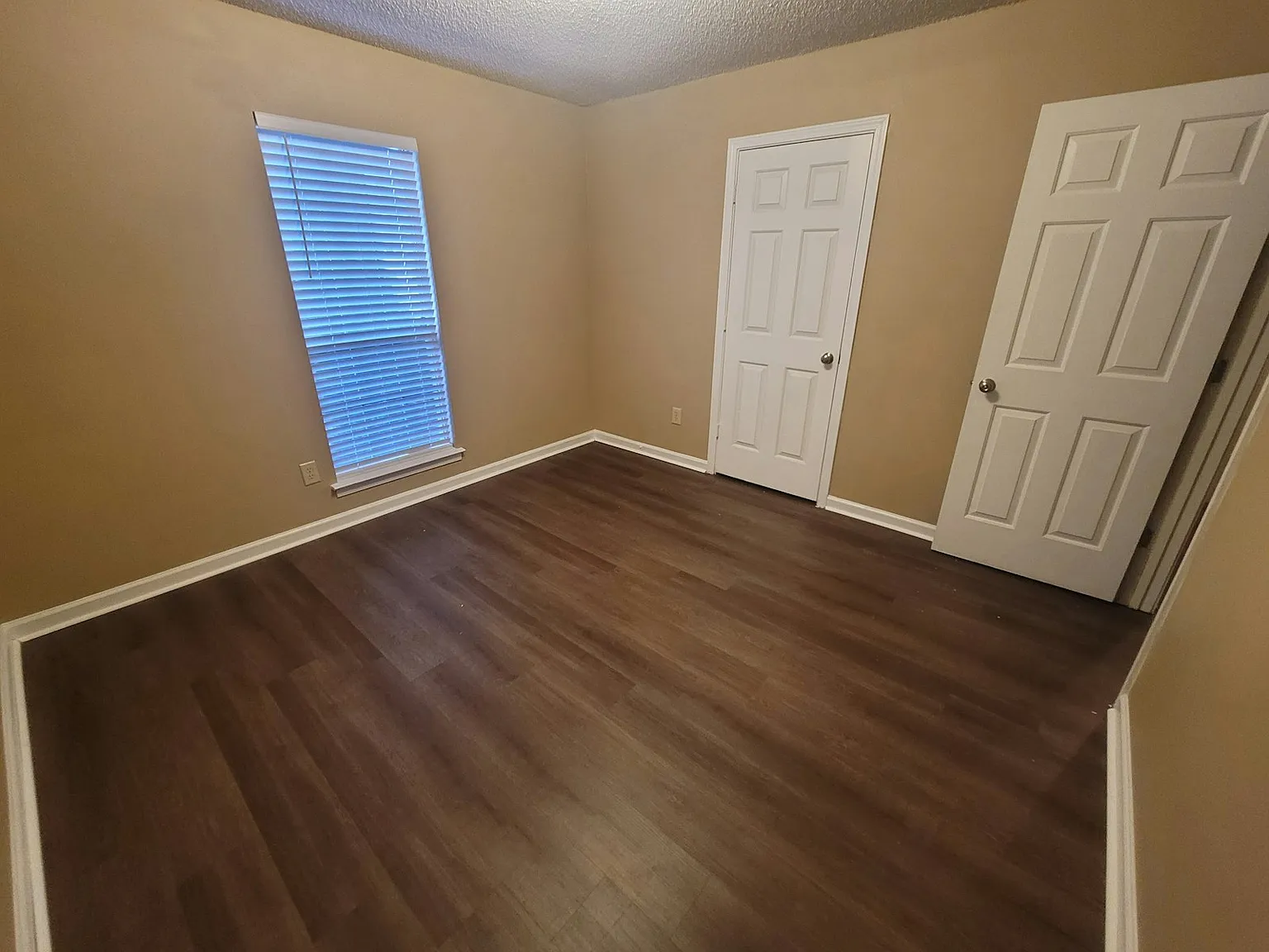 6915 Brady Hill Drive — Photo 2