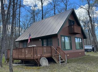17413 E Pine Dr NW, Angle Inlet, MN 56711