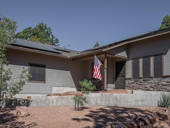 4th image of 824 W Country Ln