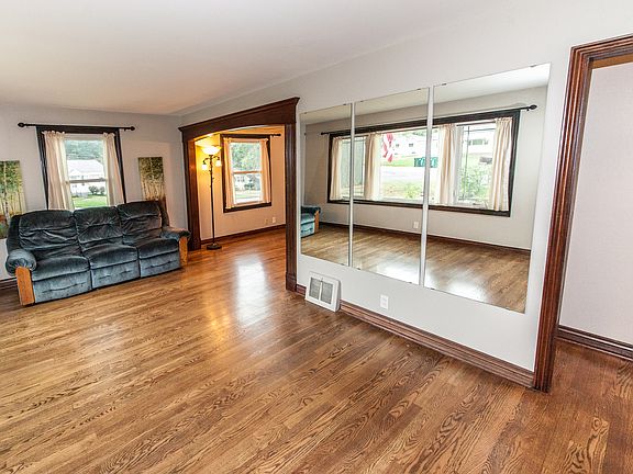 3rd image of 10179 Newbold Dr
