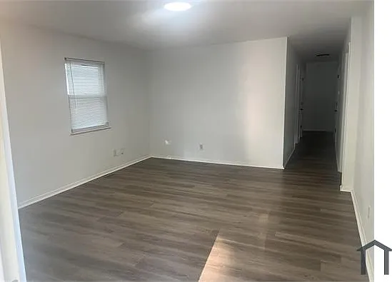 2319 N Parker Ave — Photo 6