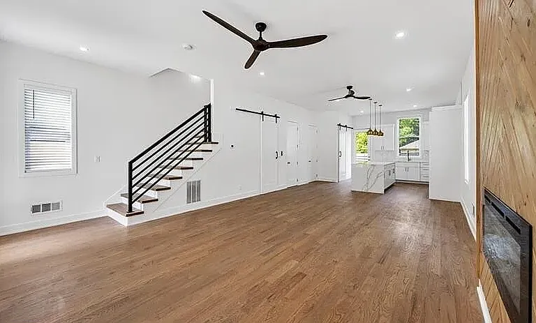 985 McDaniel St SW — Photo 5