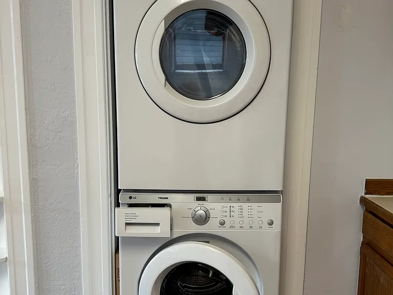 Front load washer/dryer