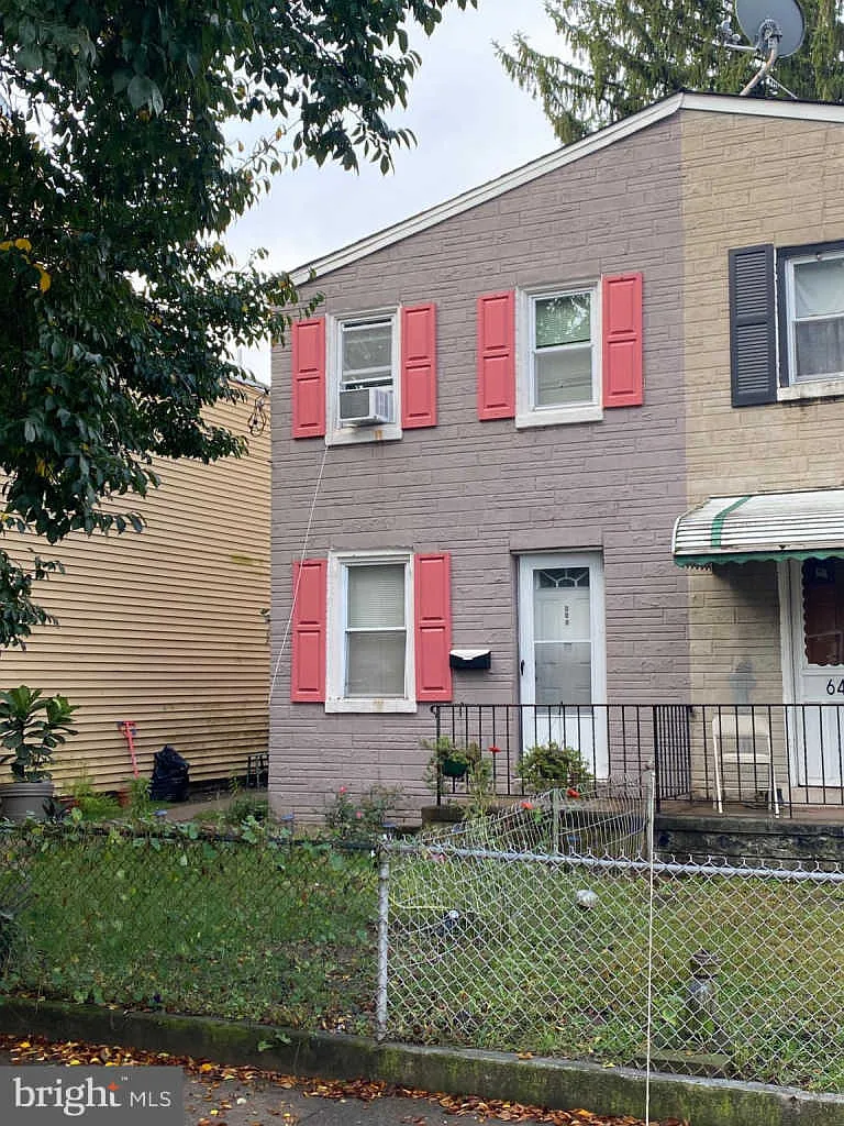 645 Centre St photo 1