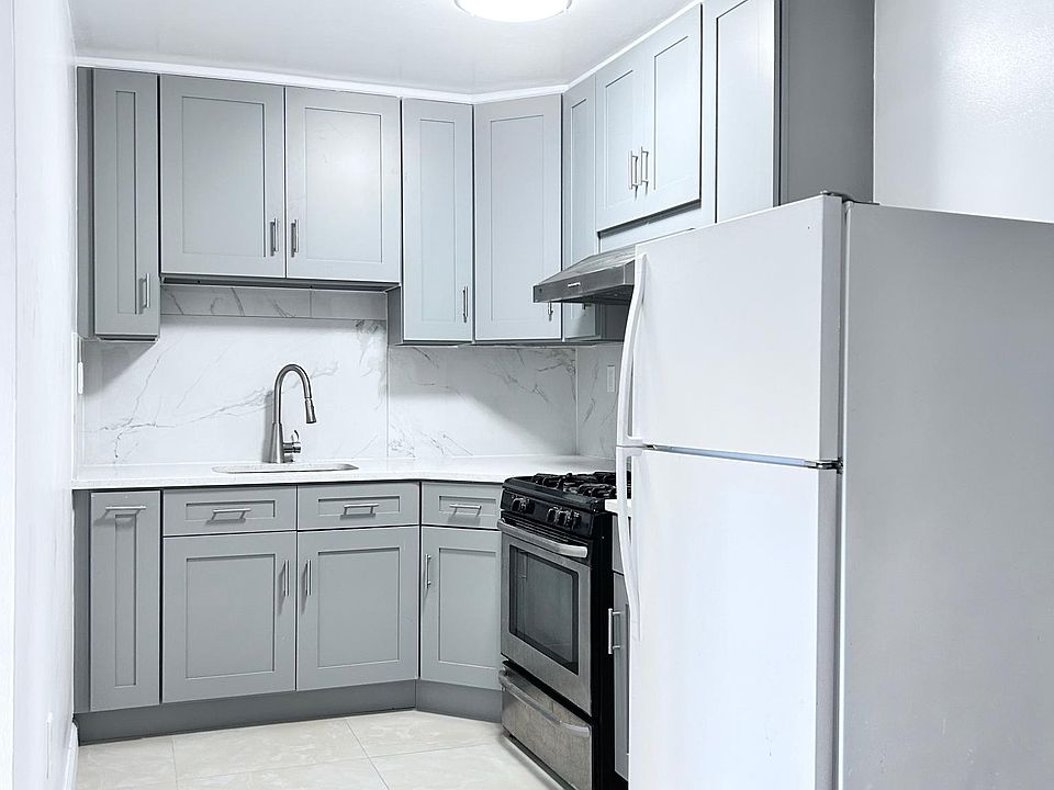 2nd image of 9731 90th St APT 3