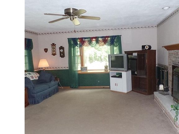 4th image of 42826 Crestlane Dr