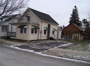 7 Pine St, Rouses Pt, NY 12979