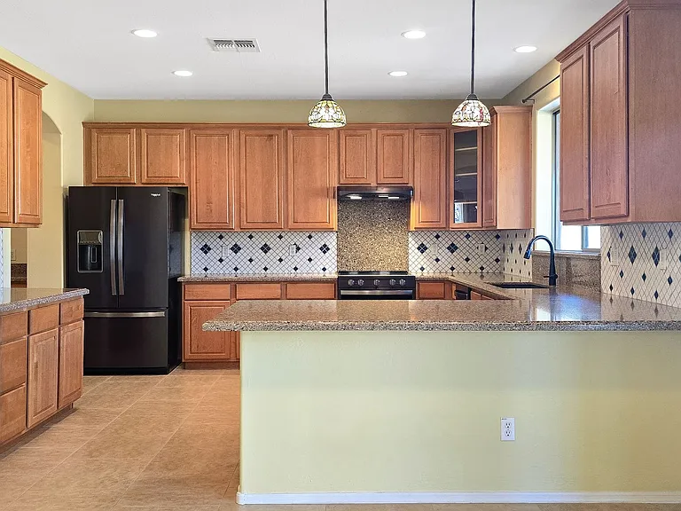 14226 W Wethersfield Rd — Photo 12