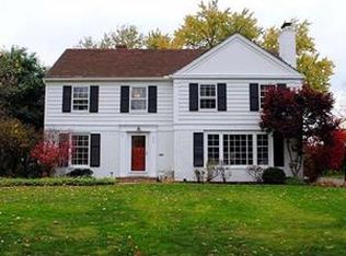 2696 Rocklyn Rd, Shaker Heights, OH 44122