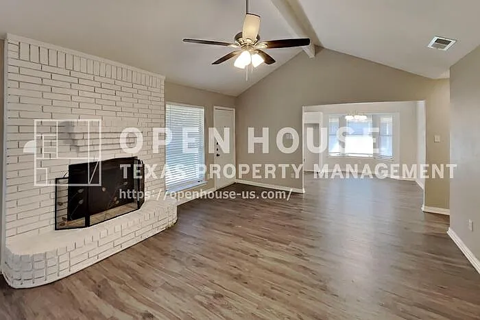 3 bed, 2.0 bath, 1464 sqft, $2,125 — Photo 3