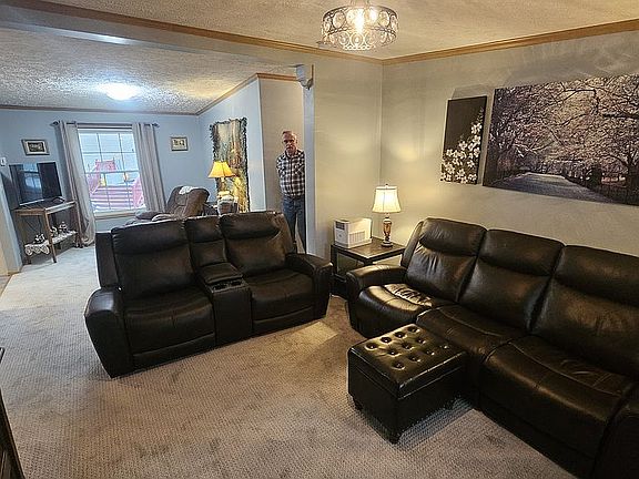 4th image of 1010 Falstaff Cir