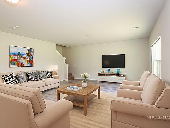 2nd image of 88 Enclave Way NE