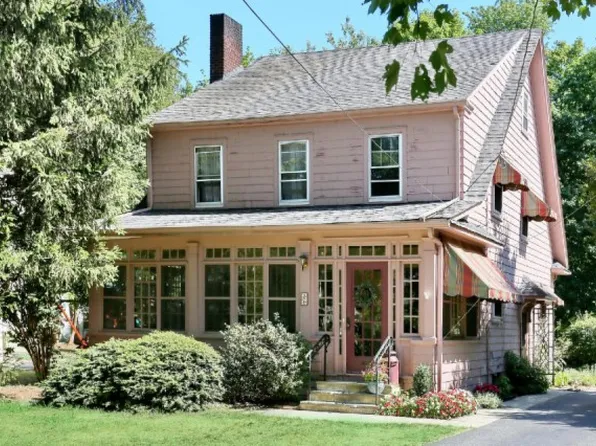 21 Emerson Rd, Glen Rock, NJ 07452