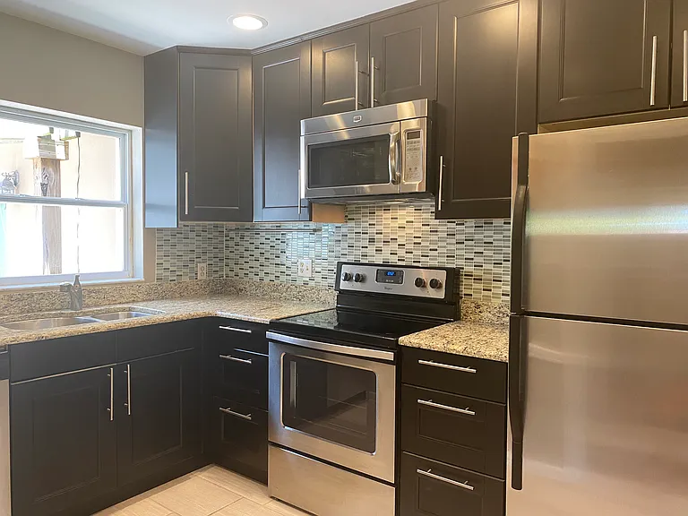 6311 S Richard Ave — Photo 7