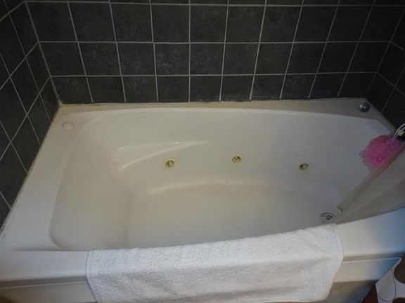 Whirlpool tub in bathroom