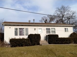 721 Ridgewood St, Round Lake, IL 60073