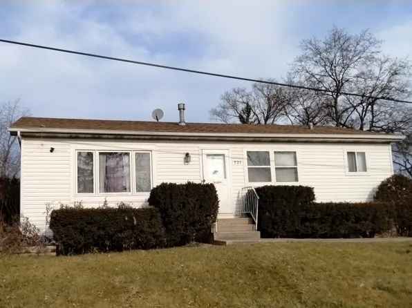 721 Ridgewood St, Round Lake, IL 60073
