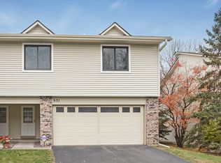 571 Skillman Ave E, Maplewood, MN 55117