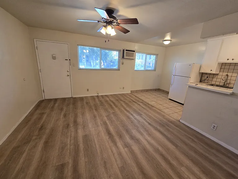 2301 I St #4 — Photo 5