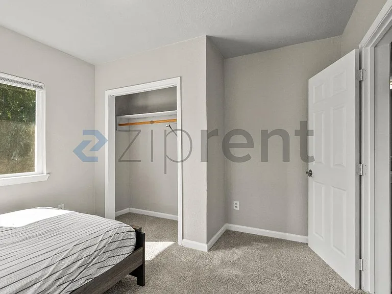 2126 NE 137th St #B — Photo 16