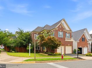 8181 Usher Dr, Lorton, VA 22079