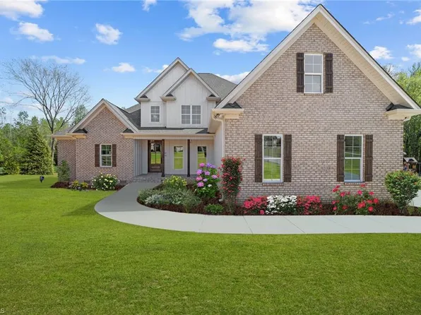 1455 Bethan Dr, Summerfield, NC 27358