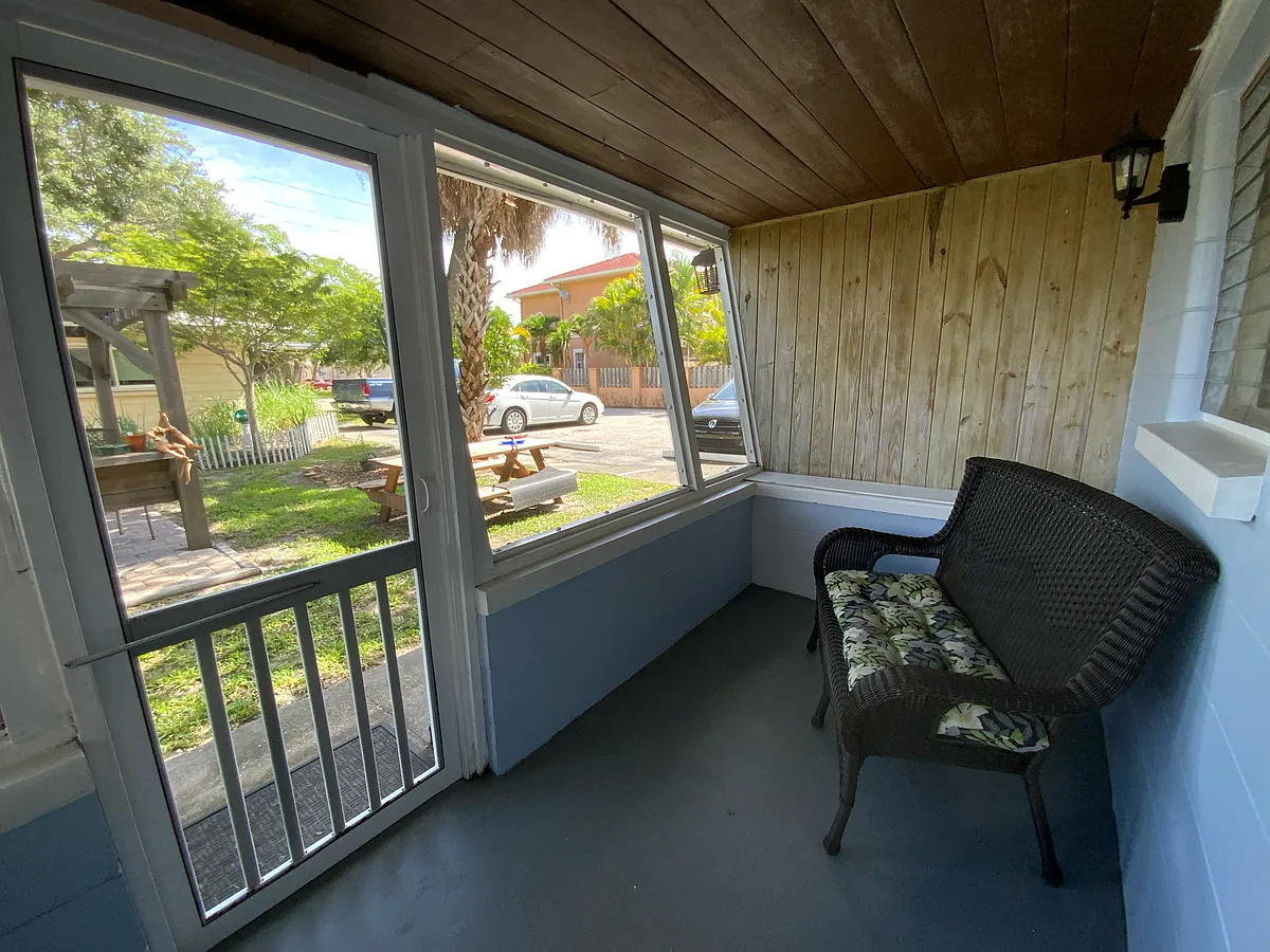 Building Photo - 505 Barcelona Ave #2