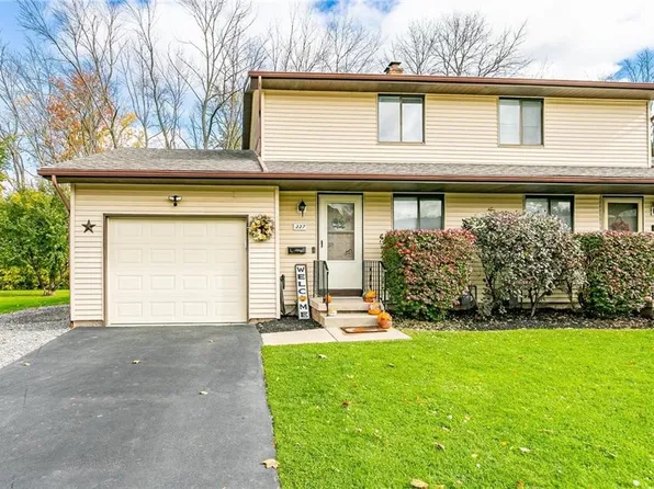 337 Willowbrooke Dr, Brockport, NY 14420