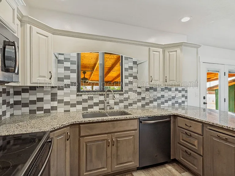 2175 S 150 W — Photo 4