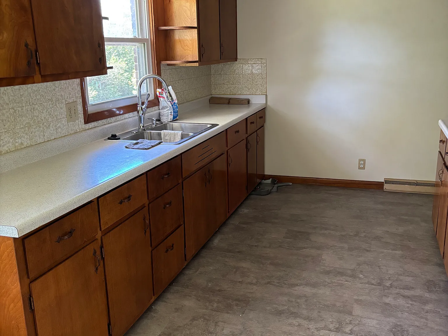 3 bed, 1202 sqft, $2,200 — Photo 4
