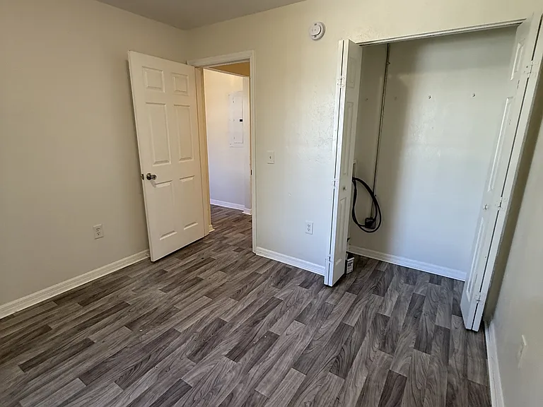 213 SE 1st Ave — Photo 16