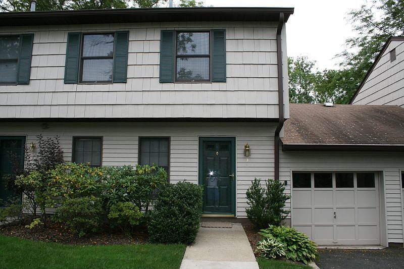 1st image of 3 Briarwood Ct