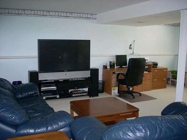 2nd image of 1901 Willow Rd