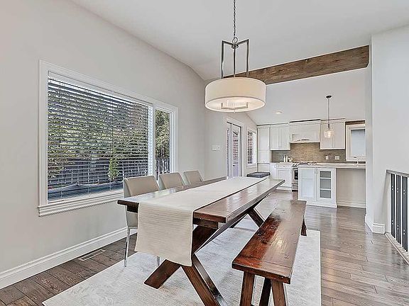 5th image of 907 E Kerfoot Cres SW