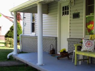 161 40th St, Nitro, WV 25143