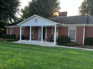 848 Hillcrest Dr, Mc Caysville, GA 30555