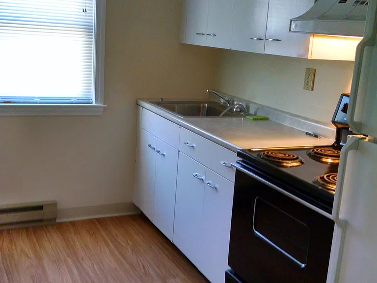 30 Forest Rd — Photo 6