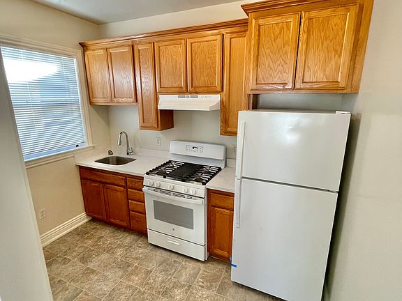 3rd image of 600 Stanyan St APT 305