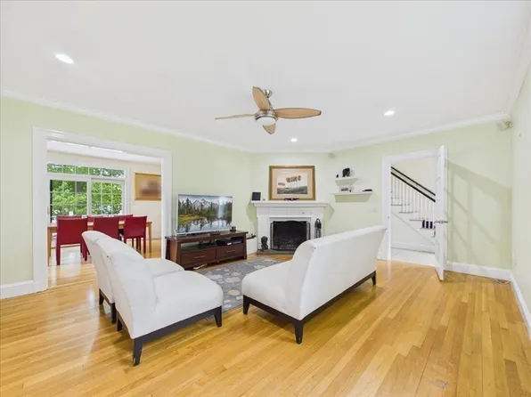 18 Jenness St, Quincy, MA 02169