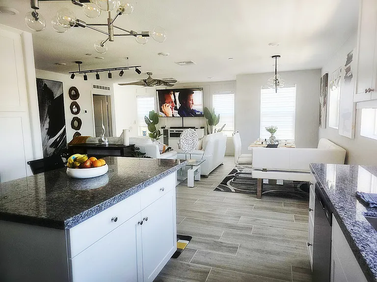 Ridge Ln — Photo 3