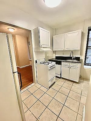 1st image of 318 E 78th St APT 16