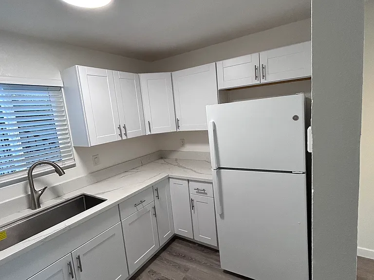 180 Las Flores Dr — Photo 6