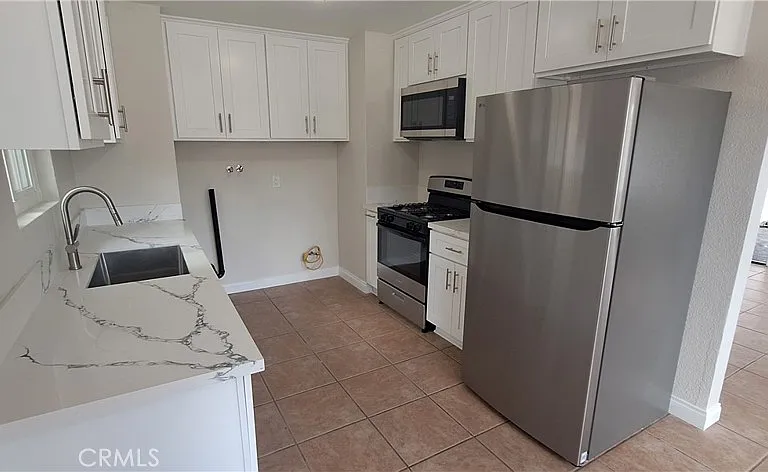 5010 Golden Ave #B — Photo 3