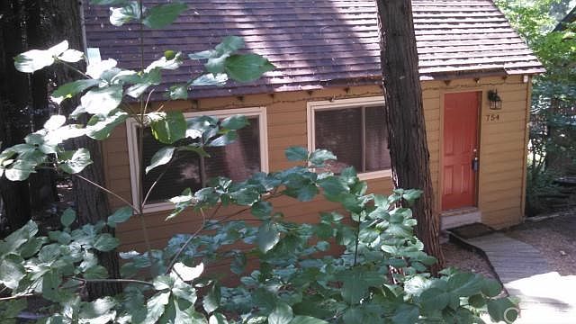 1st image of 754 Sunderland Ct