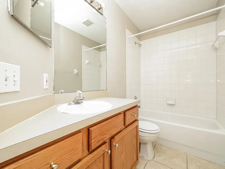 10422 Hunters Haven Blvd — Photo 15
