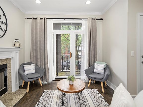 3rd image of 1511 W Walton St #1