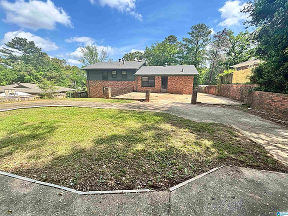 3rd image of 945 Ridgewood Cir