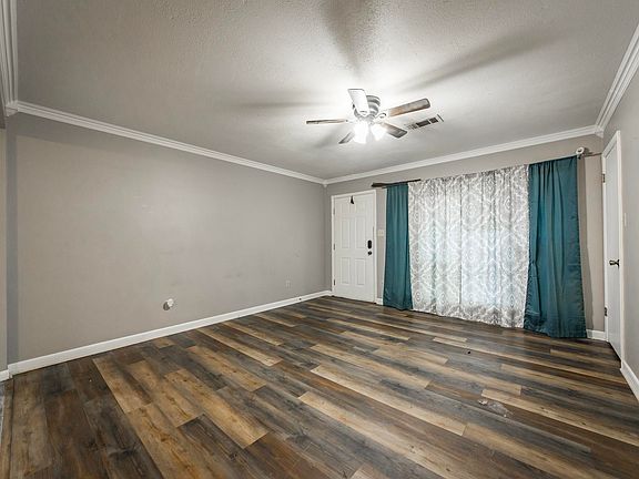 4th image of 19 Sycamore St