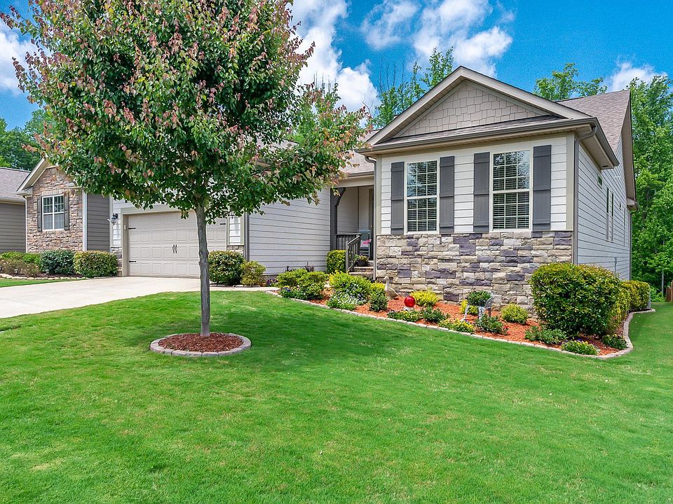 1st image of 404 Woodland Oaks Ct