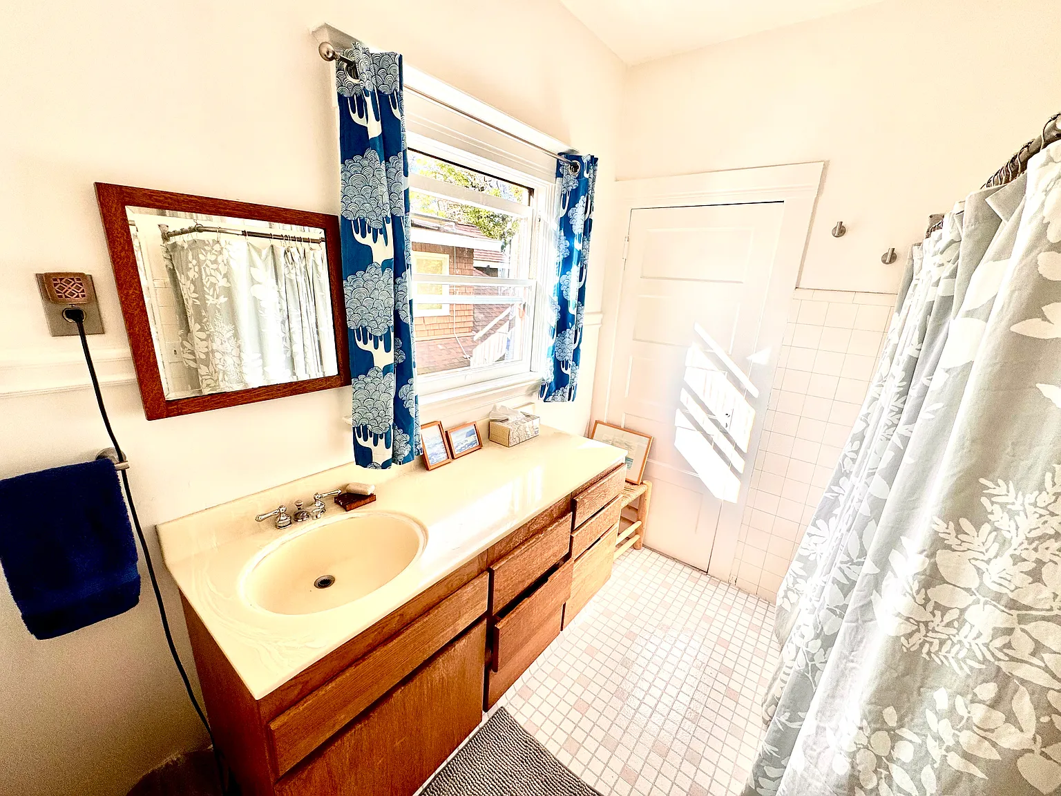 4 bed, 1.5 bath, 2100 sqft, $1,350 — Photo 3